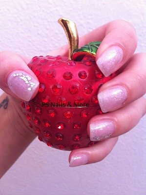Nageldesign-Beispiel aus dem Studio PS-Nails & More in M&uuml;nchen-Feldmoching
